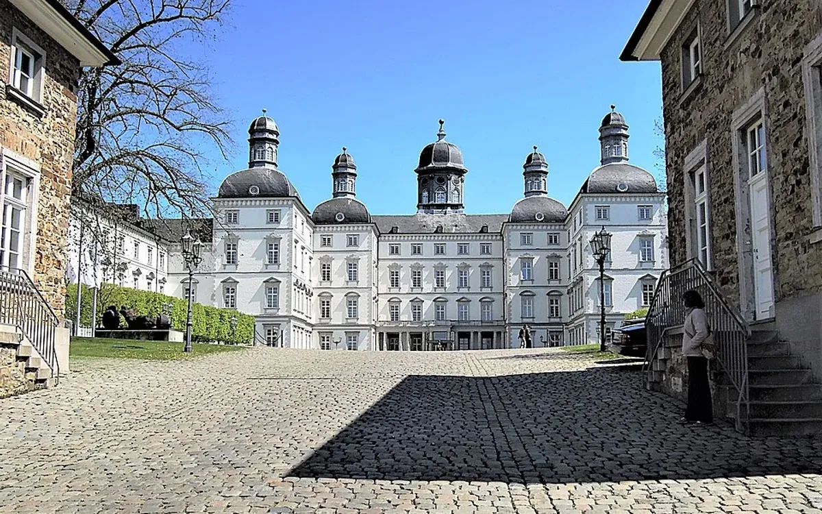 Rohrreinigung Bergisch Gladbach – Bergisch Gladbach Schloss Bensberg