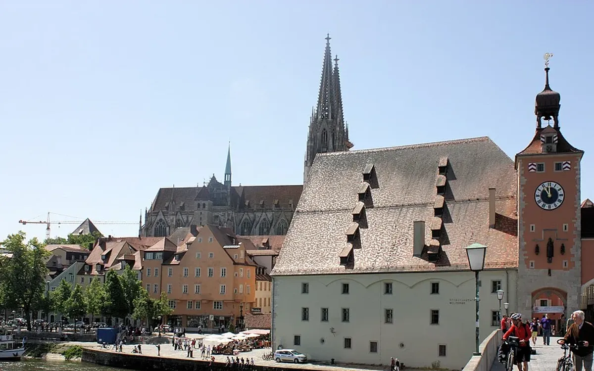 Rohrreinigung Regensburg – Regensburg Steinerne Brücke/Dom